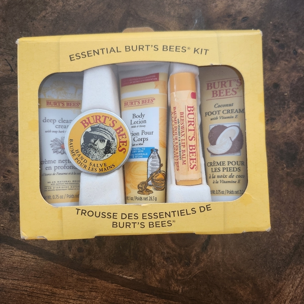 Burt's Bees Essential Travel Set NEW